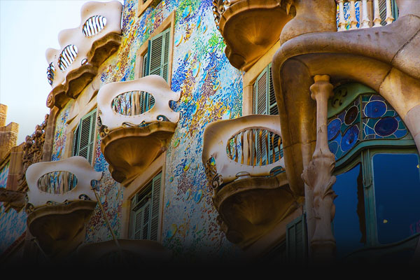 Ruta Gaudi por Barcelona Ragnia Experiences